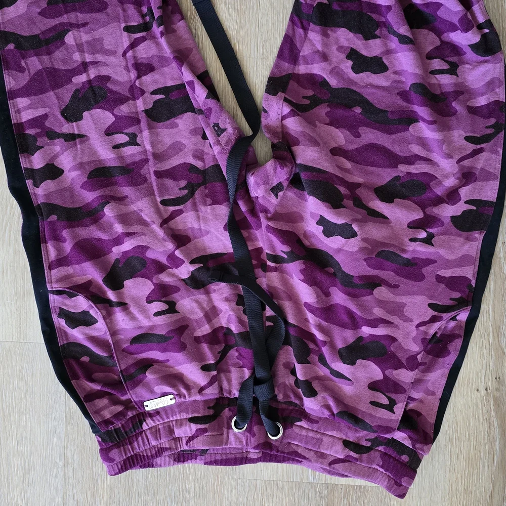 Bombshell Sportswear Pink and Black Camo Jogger Set - Picture 7 of 9